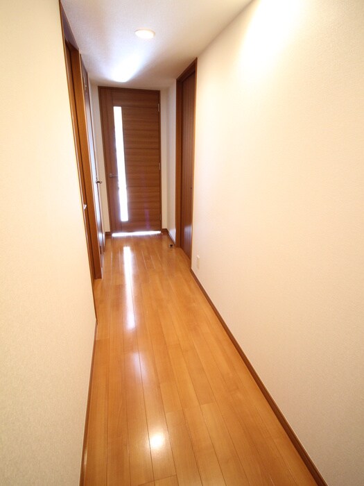 物件内観写真17　(廊下)