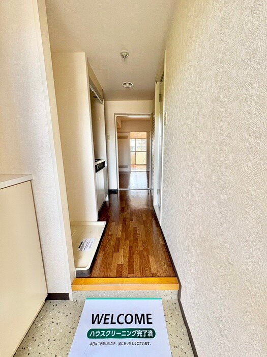 物件内観写真13　(玄関)