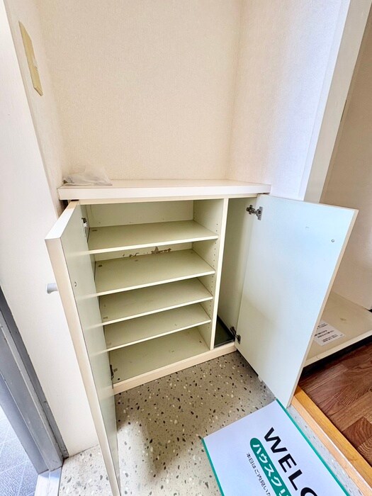 物件内観写真15　(靴箱)