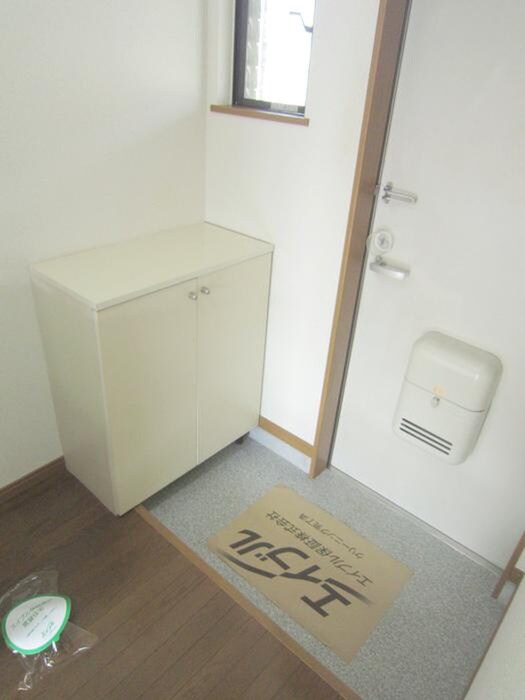 物件内観写真7　(玄関)