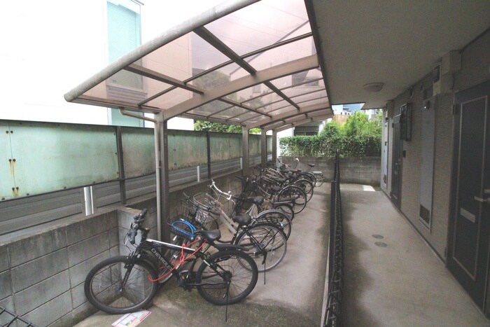 物件外観写真4　(駐輪場)
