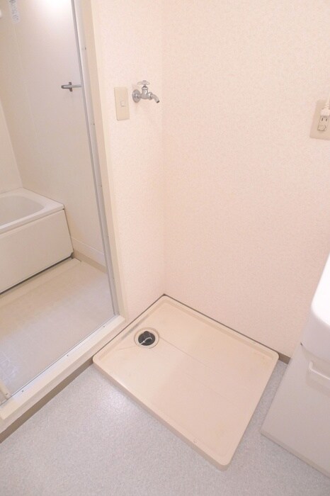 物件内観写真13　(洗濯機置場)