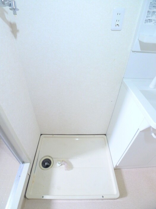 物件内観写真14　(洗濯機置場)