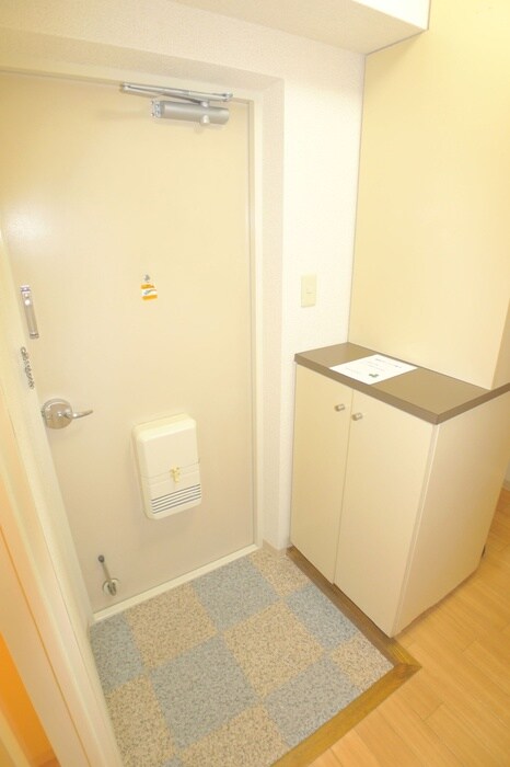 物件内観写真16　(玄関)