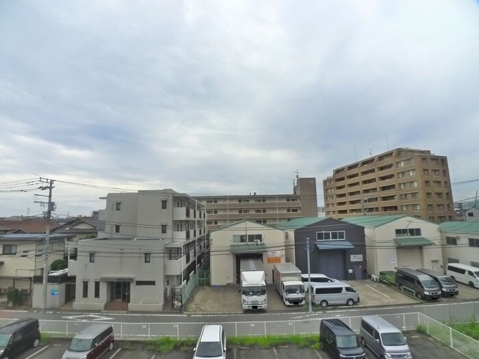 物件内観写真22　(室内からの展望)