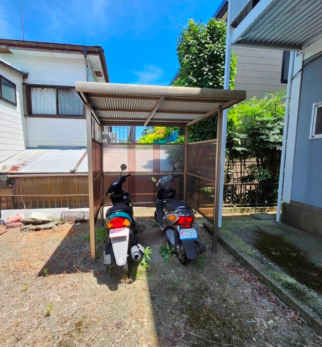 物件外観写真4　(駐輪場)