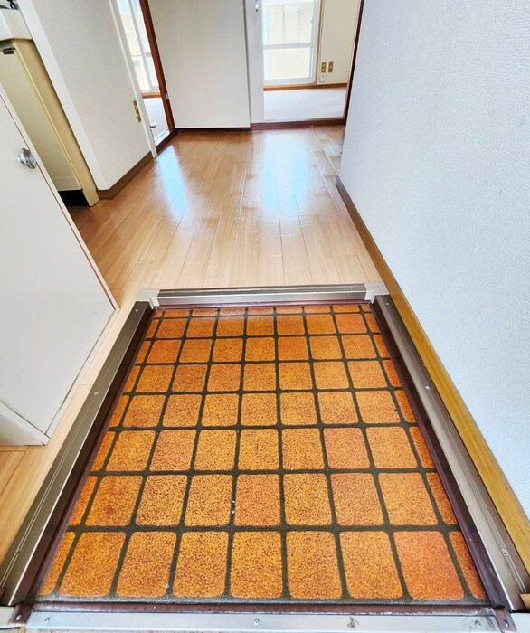 物件内観写真17　(玄関)