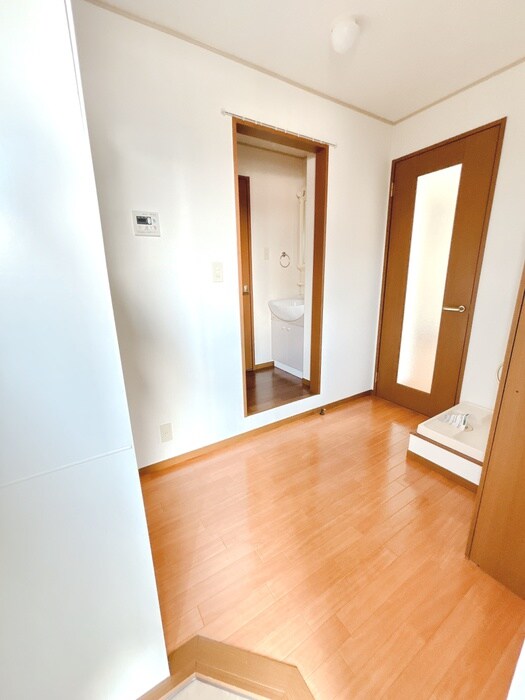 物件内観写真14　(廊下)