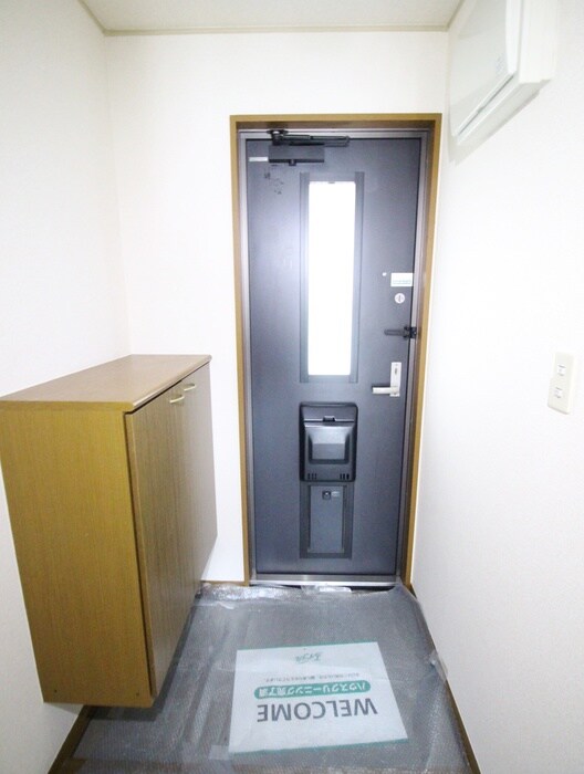 物件内観写真16　(玄関)