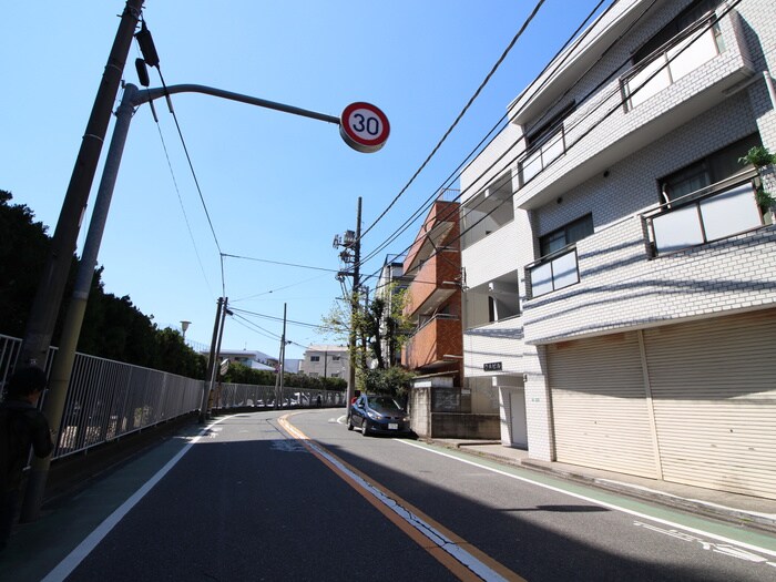 物件外観写真3　(周辺環境)