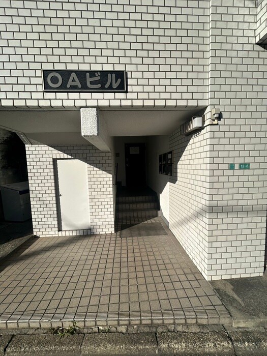 物件外観写真4　(エントランス部分)