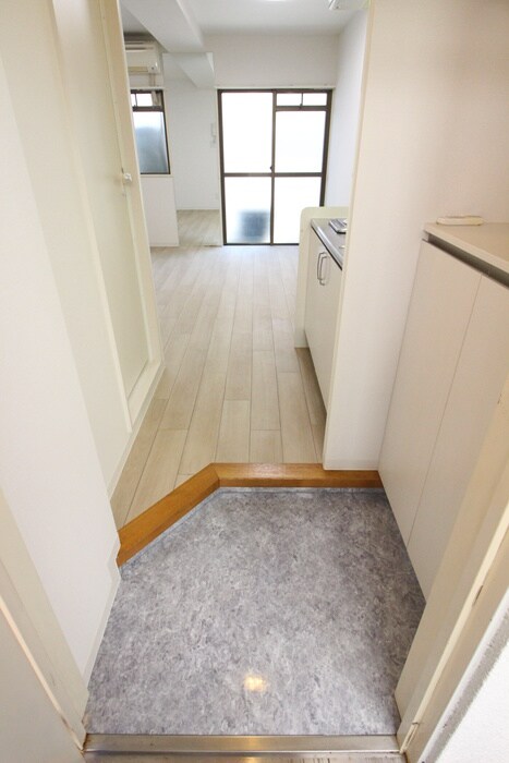 物件内観写真16　(玄関)