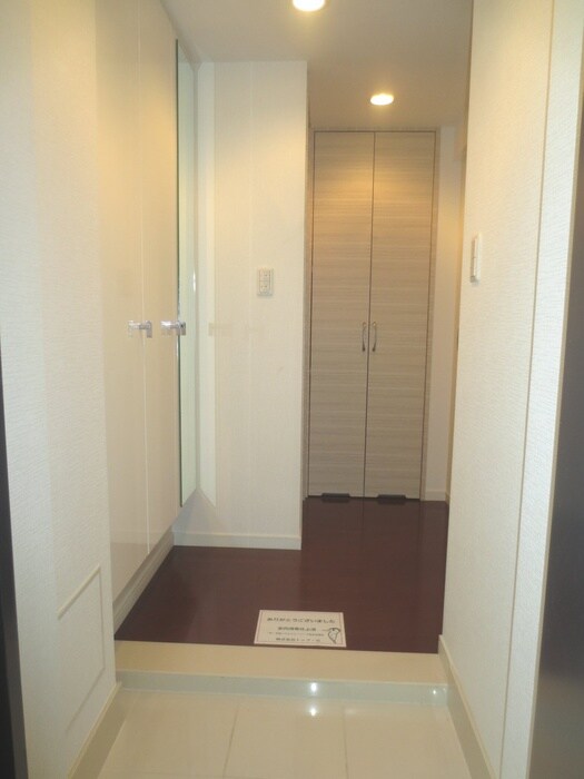 物件内観写真15　(玄関)