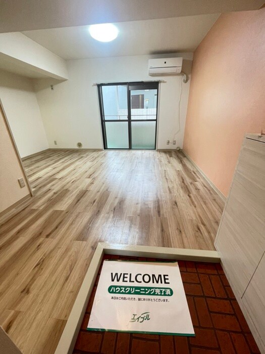 物件内観写真11　(玄関)