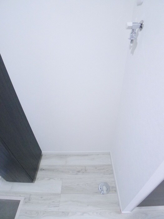 物件内観写真12　(洗濯機置場)