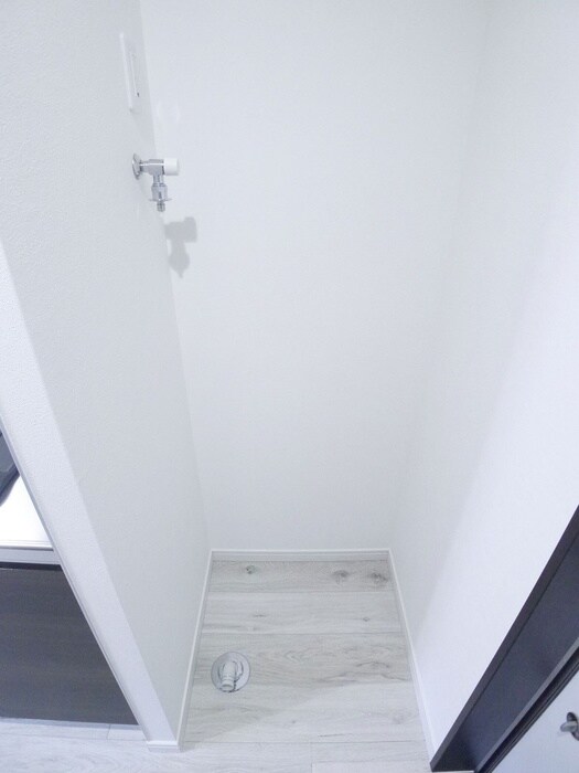 物件内観写真12　(洗濯機置場)