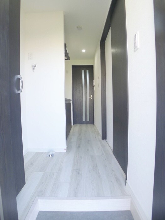 物件内観写真16　(玄関)