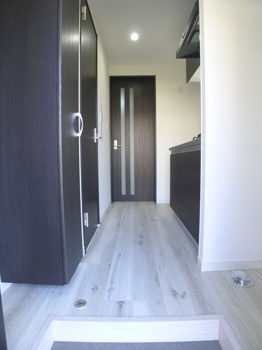 物件内観写真16　(玄関)