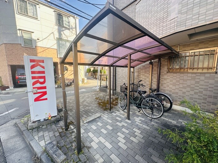 物件外観写真3　(駐輪場)