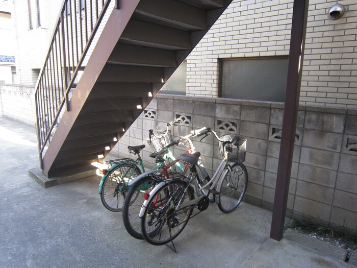 物件外観写真3　(駐輪場)