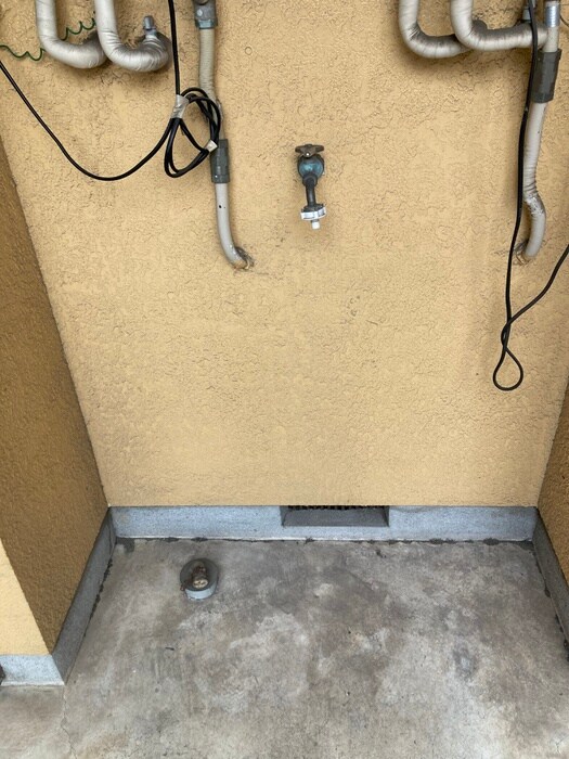 物件内観写真12　(洗濯機置場)