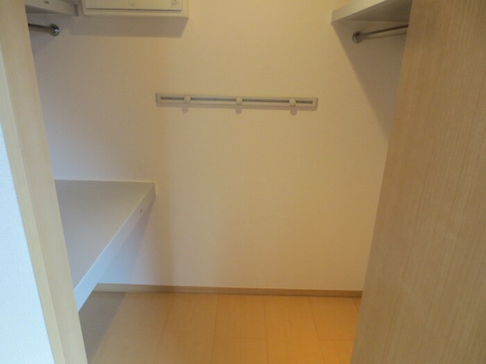 物件内観写真13　(収納)