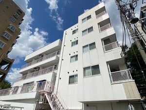 ヒルマステップス外観写真