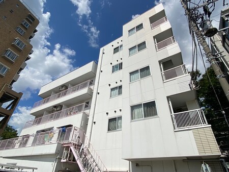 ヒルマステップス外観写真