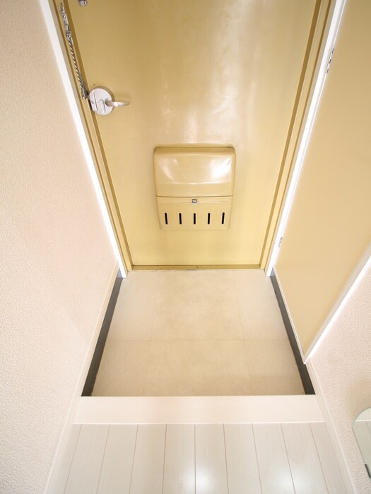 物件内観写真17　(玄関)