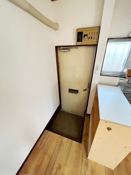 物件内観写真15　(玄関)