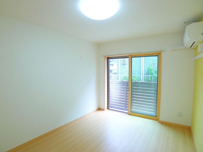 物件内観写真8　(居室)