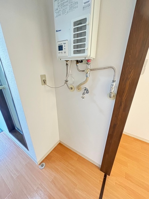 物件内観写真15　(洗濯機置場)