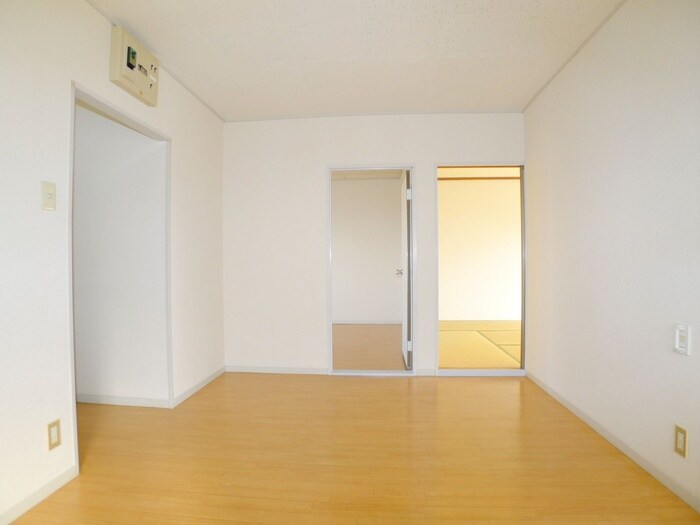 物件内観写真9　(居室)