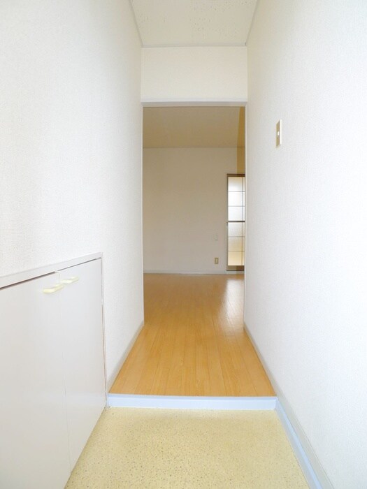 物件内観写真16　(玄関)