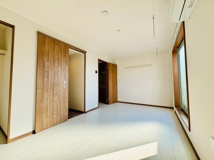 物件内観写真8　(居室)