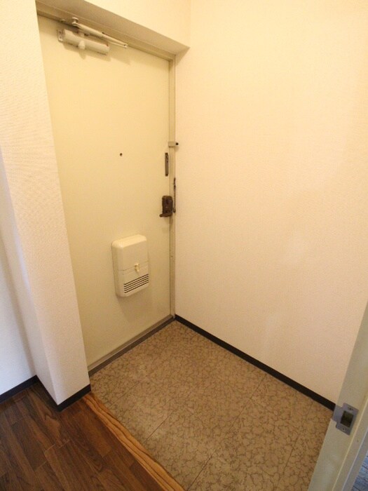 物件内観写真15　(玄関)