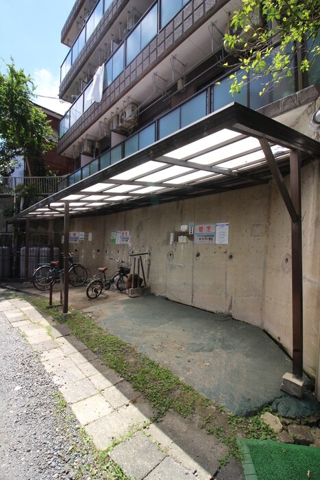 物件外観写真3　(駐輪場)