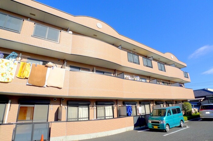 物件外観写真2　(駐車場)