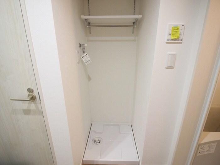 物件内観写真12　(洗濯機置場)