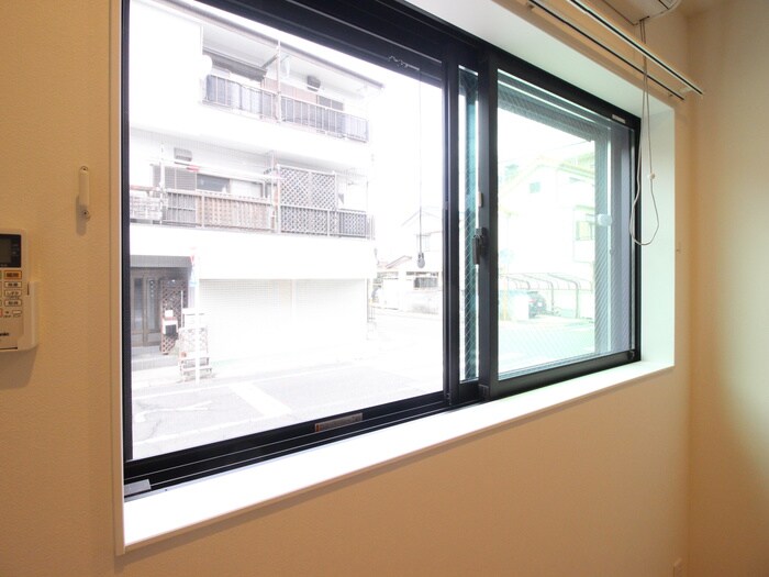 物件内観写真16　(室内からの展望)