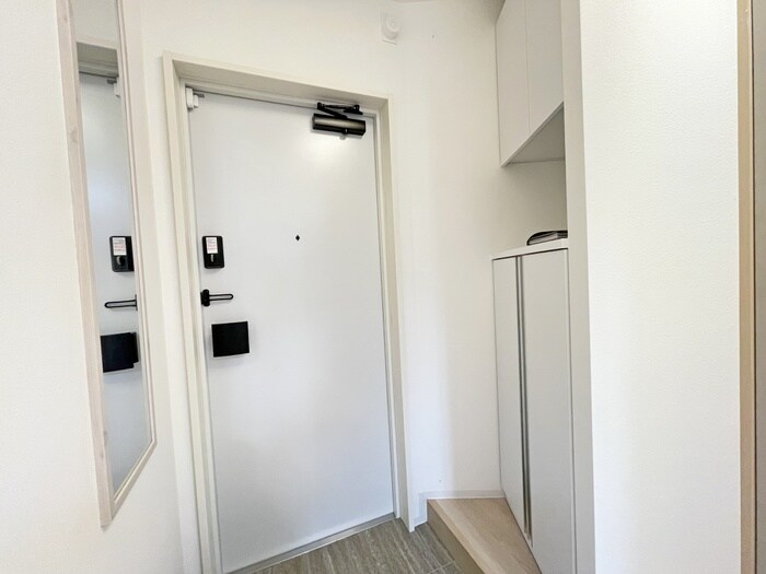 物件内観写真7　(玄関)