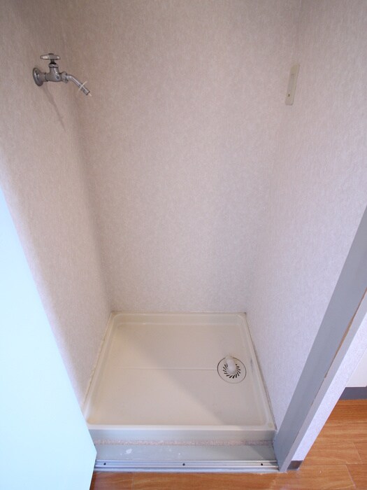 物件内観写真10　(洗濯機置場)