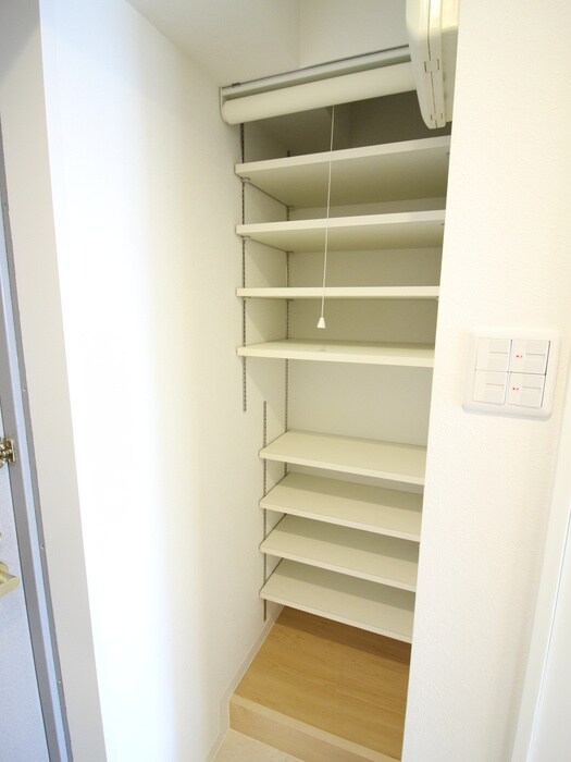 物件内観写真16　(収納)