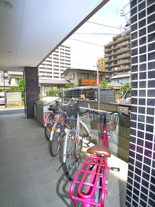 物件外観写真3　(駐輪場)