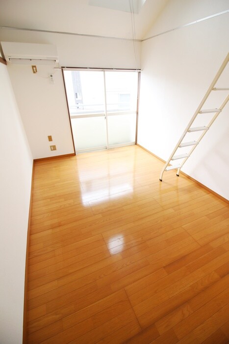 物件内観写真6　(居室)