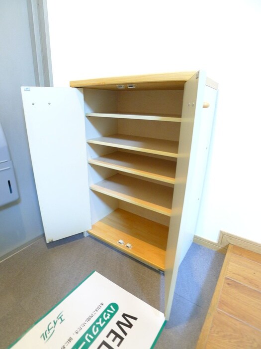 物件内観写真15　(靴箱)