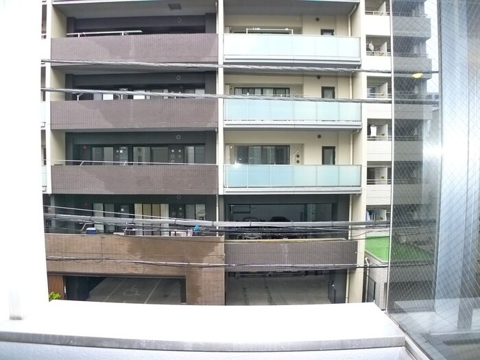 物件内観写真17　(室内からの展望)