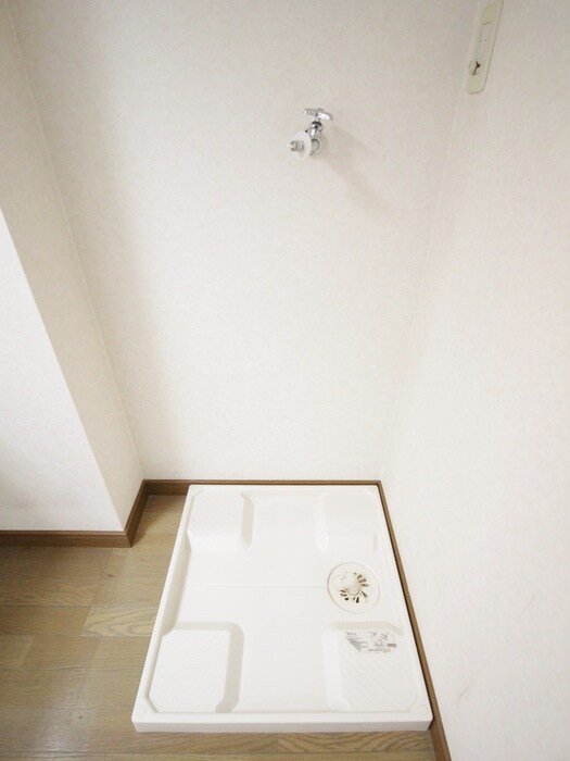 物件内観写真11　(洗濯機置場)