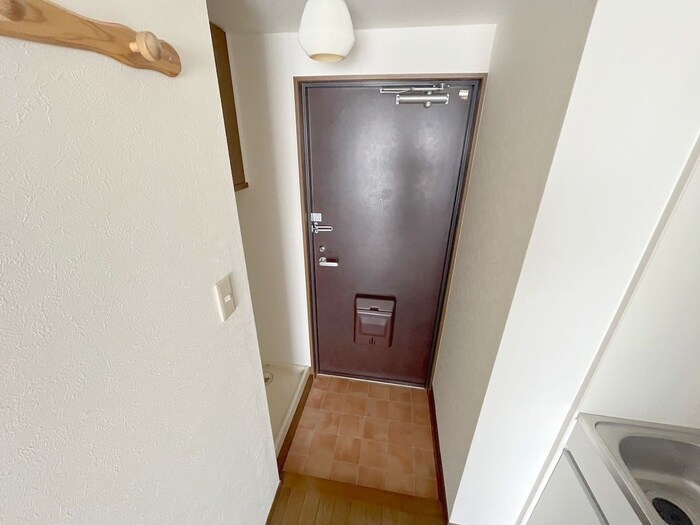 物件内観写真16　(玄関)