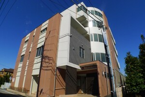 ChaRLes2外観写真